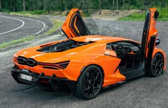 2025 Lamborghini Revuelto review
