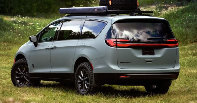 Chrysler concept imagines its people mover as an off-roader