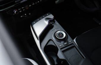 Kia to keep physical buttons in the cabin