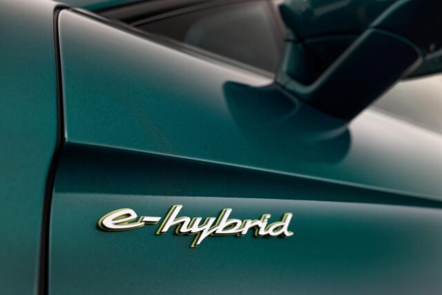 Porsche: PHEV owners are "driving mostly electric", but no word on plug-in 911