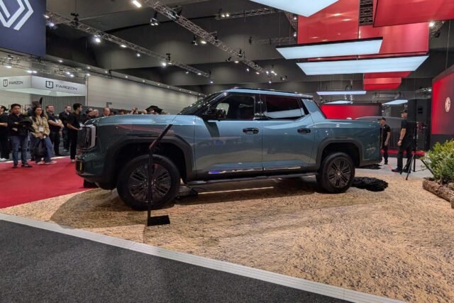 MG Australia previews expanded ute range with EV, black edition